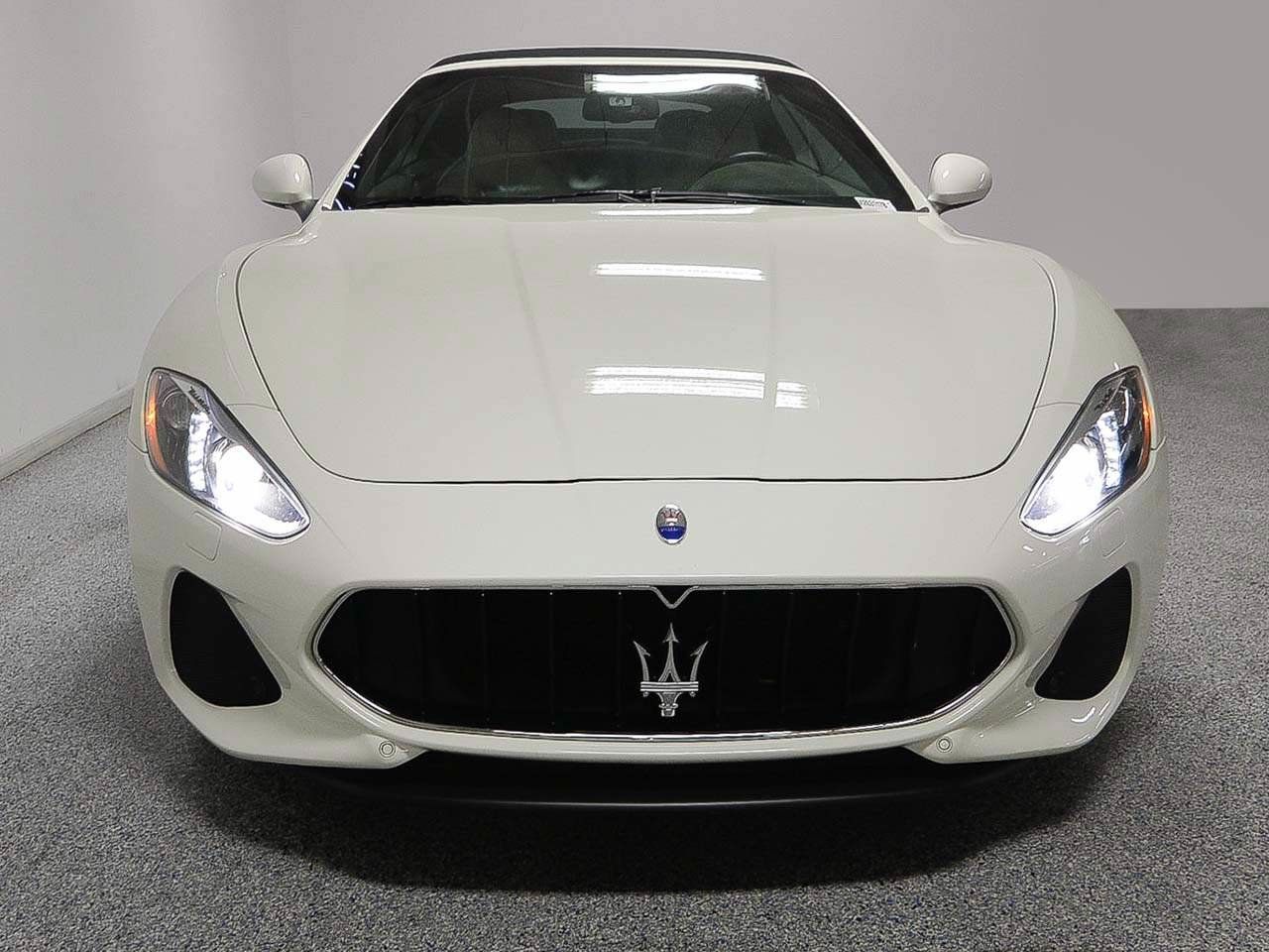 Used 2018 Maserati GranTurismo MC RWD image 4