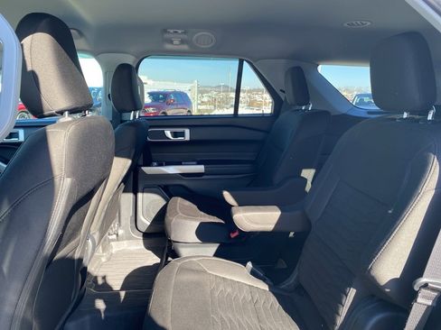 Used 2021 Ford Explorer XLT image 23