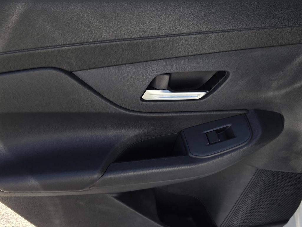New 2027 Nissan Sentra S w/ Floor Mat Package FWD image 9