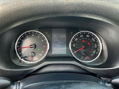 Used 2021 Toyota RAV4 XLE image 13