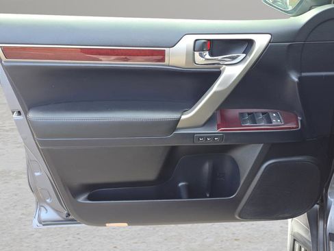 Used 2016 Lexus GX 460 Luxury image 9