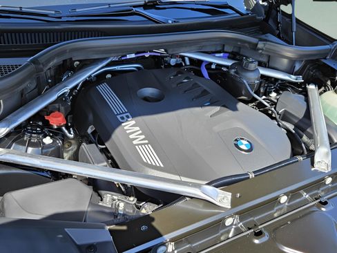 New 2026 BMW X5 sDrive40i w/ M Sport Package image 25