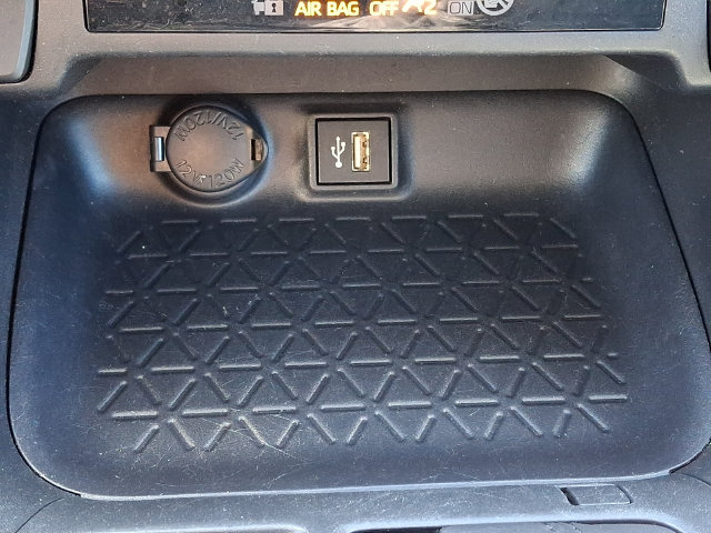 Used 2025 Toyota RAV4 XLE FWD image 23
