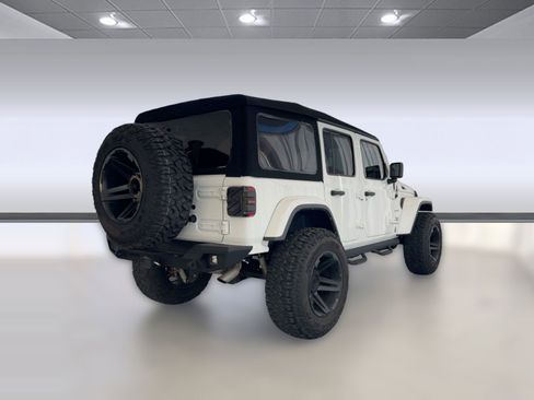 Used 2021 Jeep Wrangler Unlimited Sahara image 9