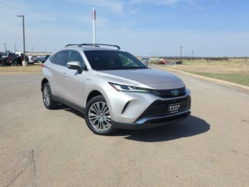 Used 2021 Toyota Venza Limited image 9