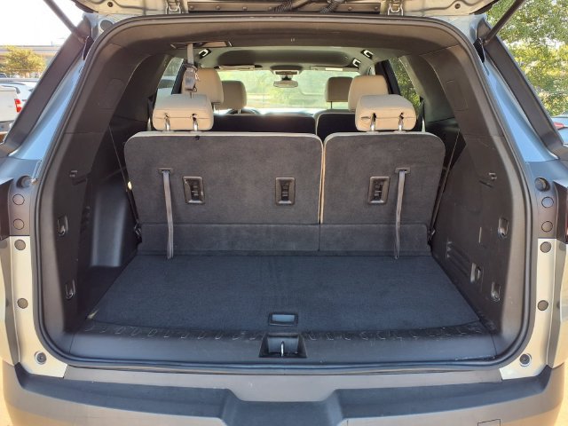 Used 2023 Chevrolet Traverse LS FWD image 13