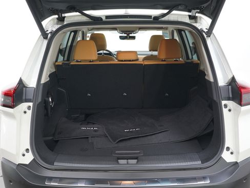 Used 2023 Nissan Rogue Platinum w/ Platinum Premium Package image 18