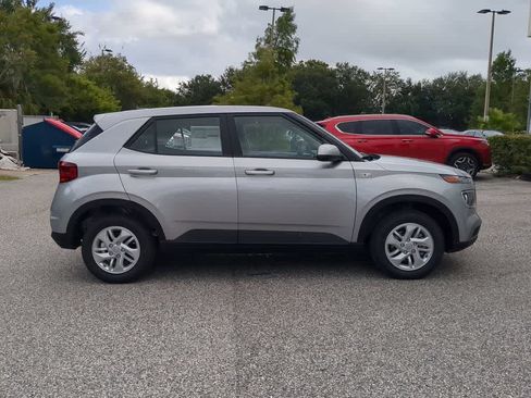 New 2026 Hyundai Venue SE FWD image 8