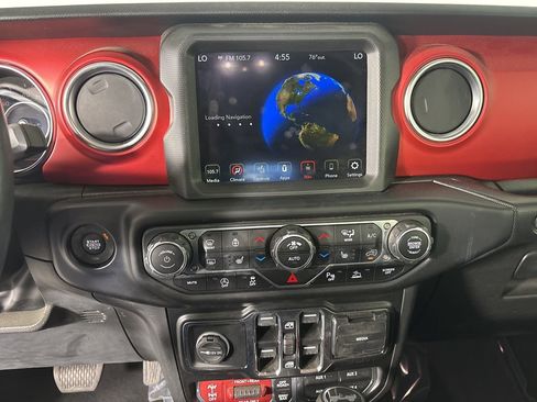 Used 2022 Jeep Wrangler Unlimited Rubicon w/ LED Lighting Group AWD/4WD image 13