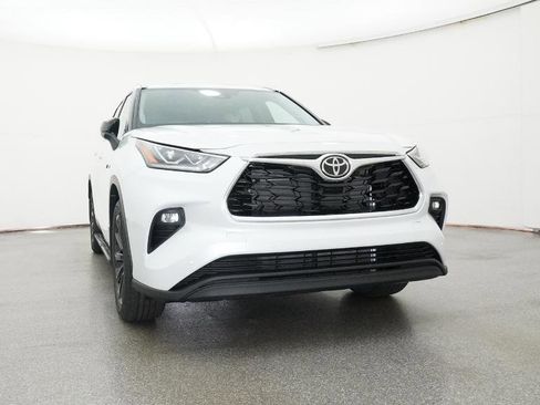 New 2026 Toyota Highlander AWD image 30