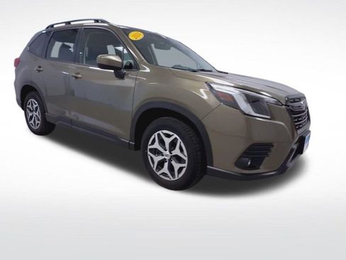 Used 2024 Subaru Forester Premium AWD/4WD image 2