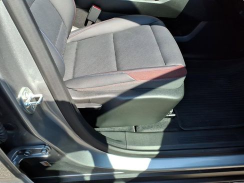 Used 2025 Chevrolet Equinox RS image 10