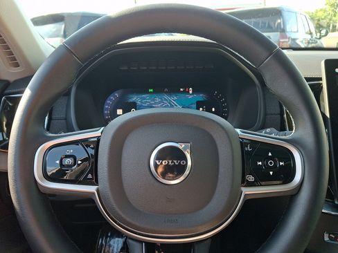 Used 2025 Volvo XC90 B6 Plus AWD/4WD image 21