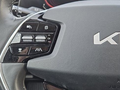 Used 2023 Kia Niro EX w/ EX Cold Weather Package image 28