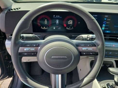 Used 2025 Hyundai Kona SEL FWD image 15