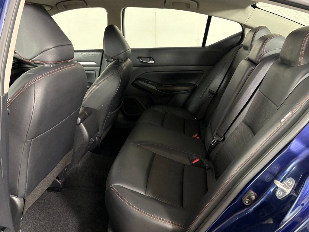Used 2024 Nissan Altima 2.5 SR FWD image 39