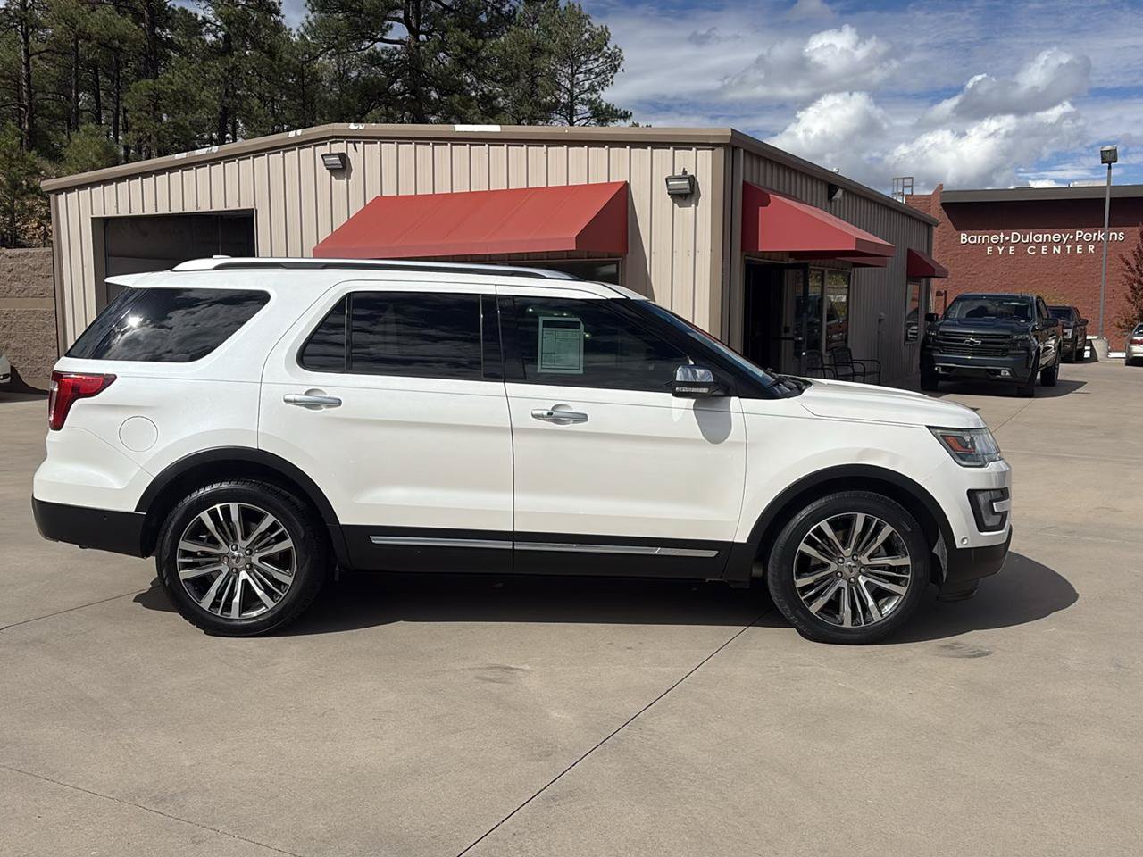 Used 2017 Ford Explorer Platinum AWD/4WD image 8