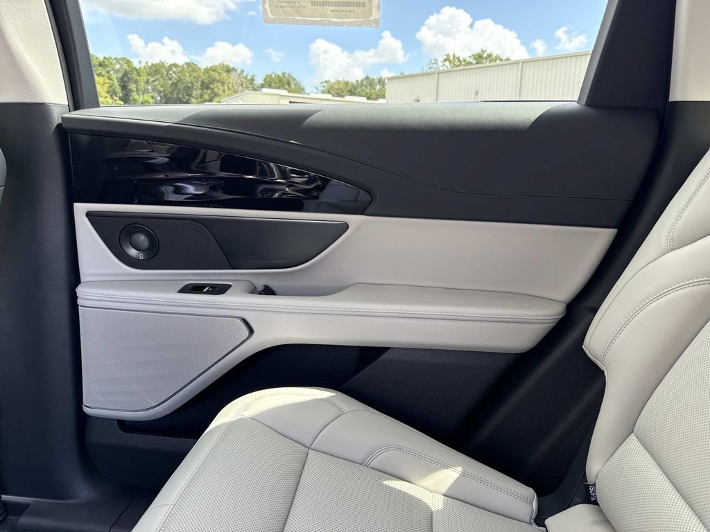 New 2026 Lincoln Nautilus Premier w/ Equipment Group 102A AWD/4WD image 15