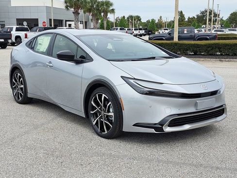 New 2026 Toyota Prius Plug-In Hybrid image 2