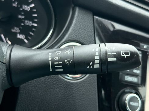 Used 2017 Nissan Rogue SV w/ SV Premium Package image 26