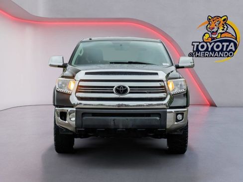 Used 2017 Toyota Tundra SR5 w/ SR5 Upgrade Package AWD/4WD image 2