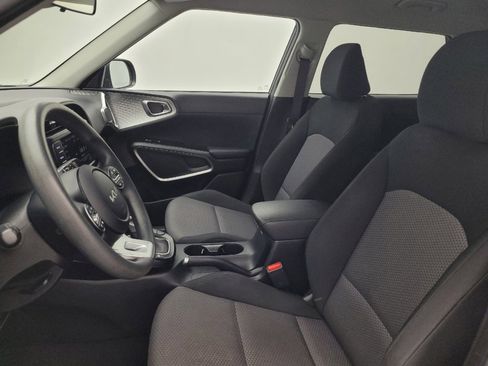 Used 2025 Kia Soul LX FWD image 17