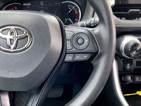 Used 2023 Toyota RAV4 XLE FWD image 19