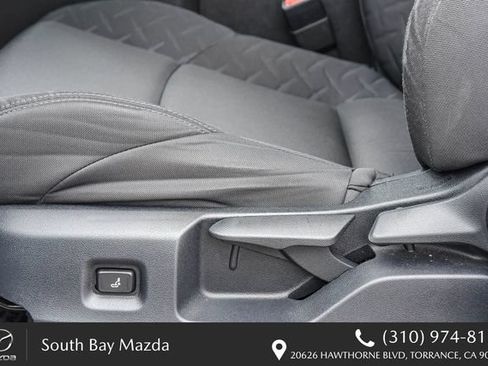 Used 2025 Toyota Tacoma SR5 AWD/4WD image 22