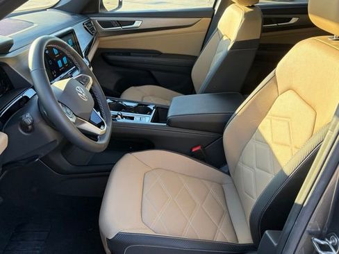 Used 2024 Volkswagen Atlas Cross Sport SE w/ Panoramic Sunroof Package image 12