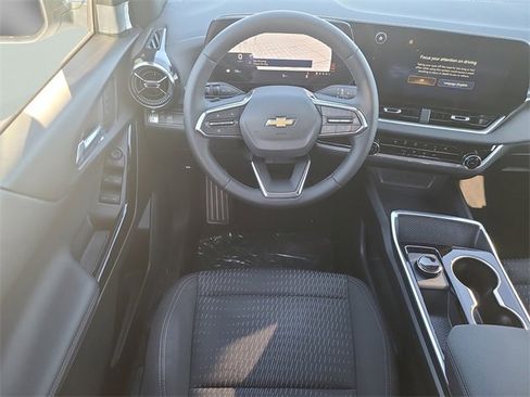 New 2026 Chevrolet Equinox LT image 16