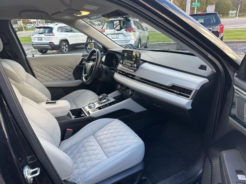 Used 2022 Mitsubishi Outlander SEL image 33