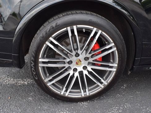 Used 2017 Porsche Cayenne GTS AWD/4WD image 18