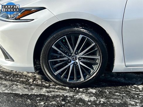 Used 2025 Lexus ES 350 w/ Premium Package image 11
