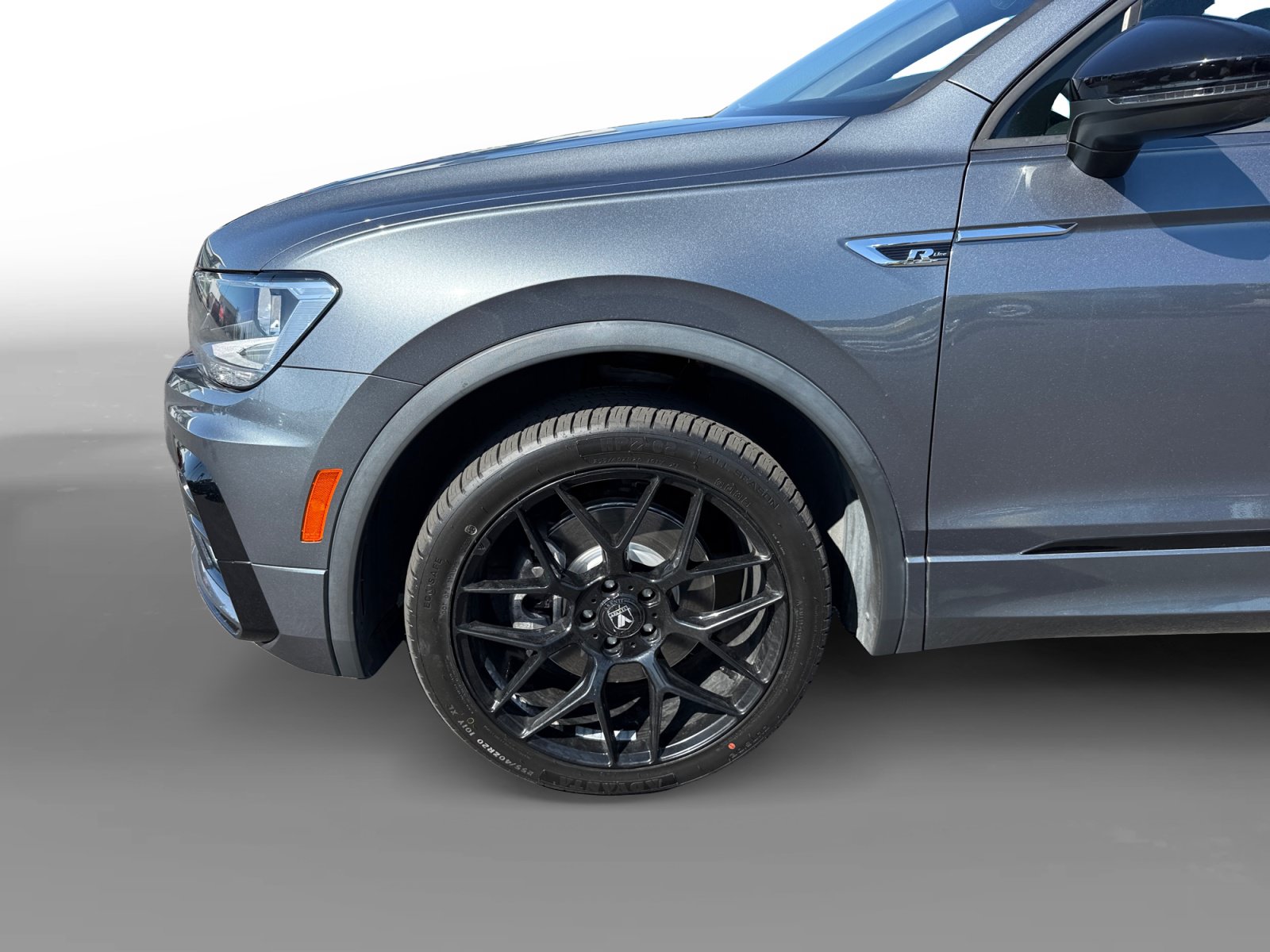 Used 2021 Volkswagen Tiguan SE R-Line AWD/4WD image 9