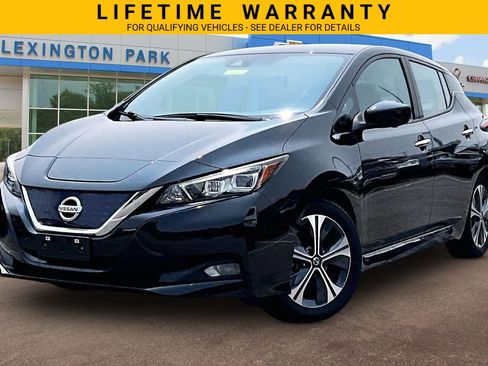 Used 2022 Nissan Leaf SV w/ SV Technology Package FWD image 2