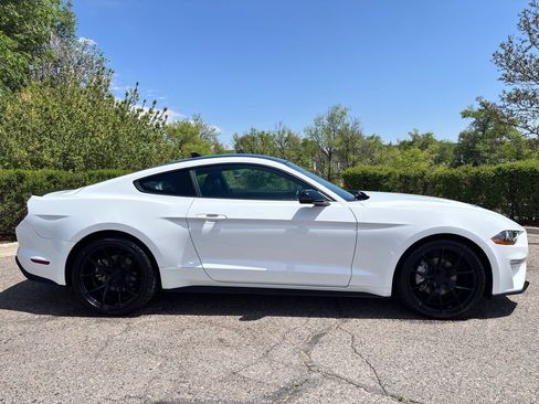 Used 2022 Ford Mustang Premium RWD image 3