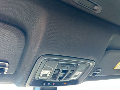 Used 2022 Chevrolet Silverado 1500 High Country w/ Technology Package image 36