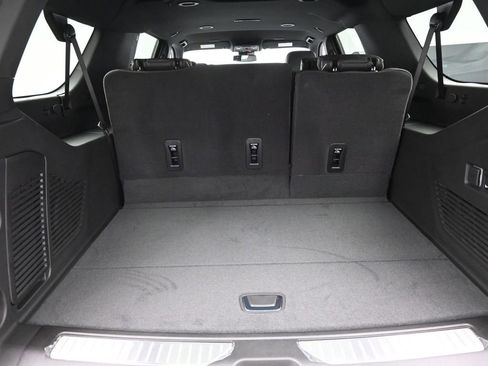 New 2025 Chevrolet Suburban Premier image 13