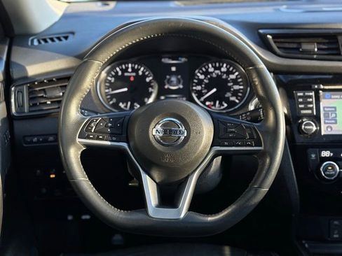 Used 2017 Nissan Rogue SL w/ SL Premium Package image 28