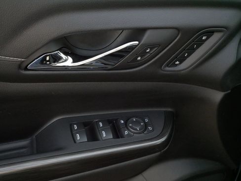 Used 2023 GMC Acadia SLT w/ Preferred Package image 19