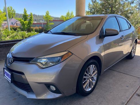 Used 2015 Toyota Corolla LE w/ Protection Package FWD image 2