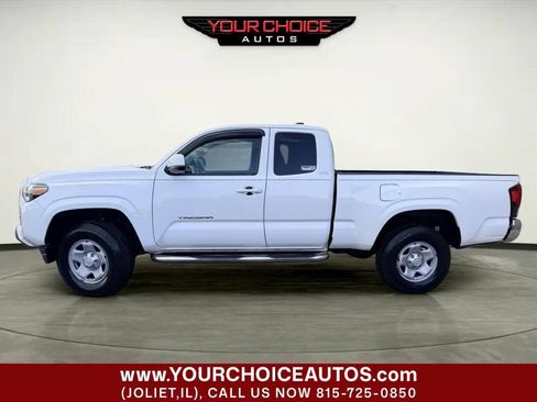 Used 2018 Toyota Tacoma SR5 AWD/4WD image 4