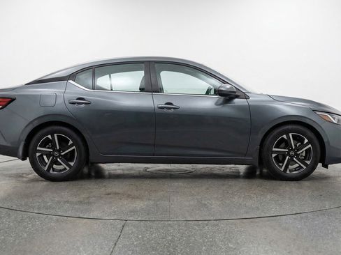 Used 2025 Nissan Sentra SV image 11