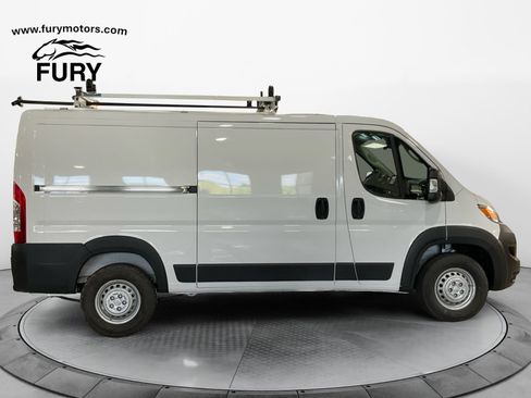 Used 2025 RAM ProMaster 2500 w/ Safety Group FWD image 3