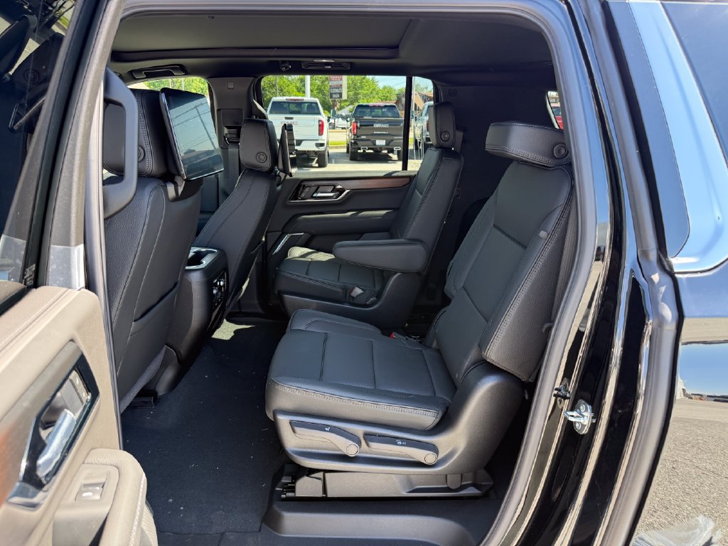 New 2026 GMC Yukon XL Denali w/ Denali Reserve Package AWD/4WD image 24