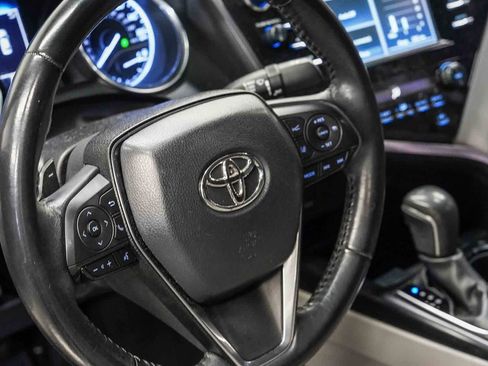 Used 2019 Toyota Camry SE w/ Carpet Mat Package FWD image 20