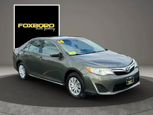Used 2014 Toyota Camry LE FWD image 3