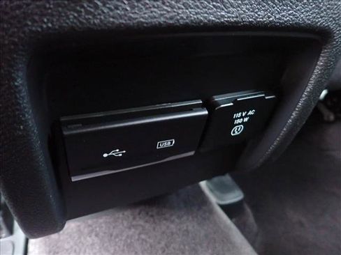 Used 2019 Jeep Cherokee Limited w/ Trailer Tow Group image 11