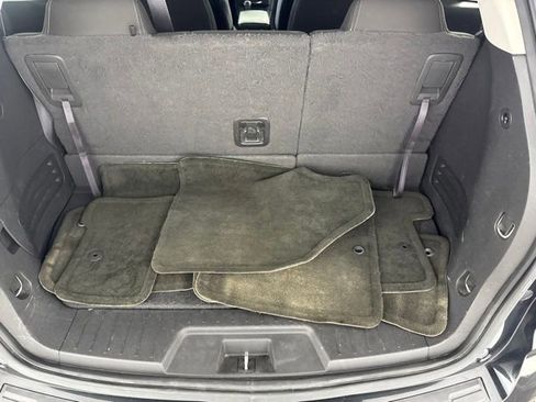 Used 2015 Chevrolet Traverse LT w/ Style and Technology Package FWD image 29