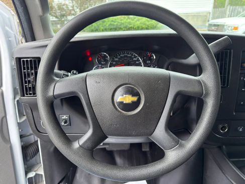 Used 2021 Chevrolet Express 2500 RWD image 23